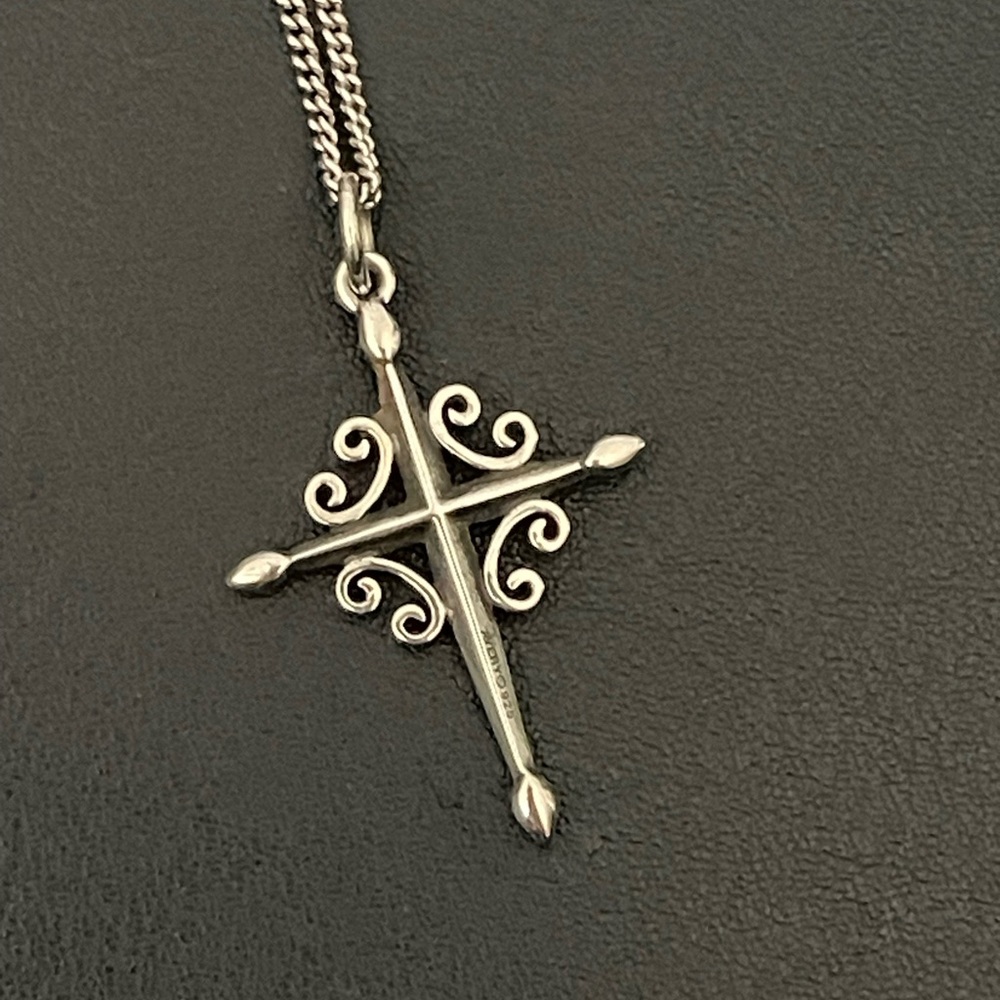 Retired James Avery 925 Sterling Silver Cross Pendant with 18” Chain